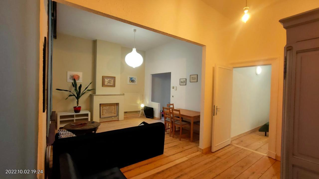 mooie condo in Antwerpen Esterno foto