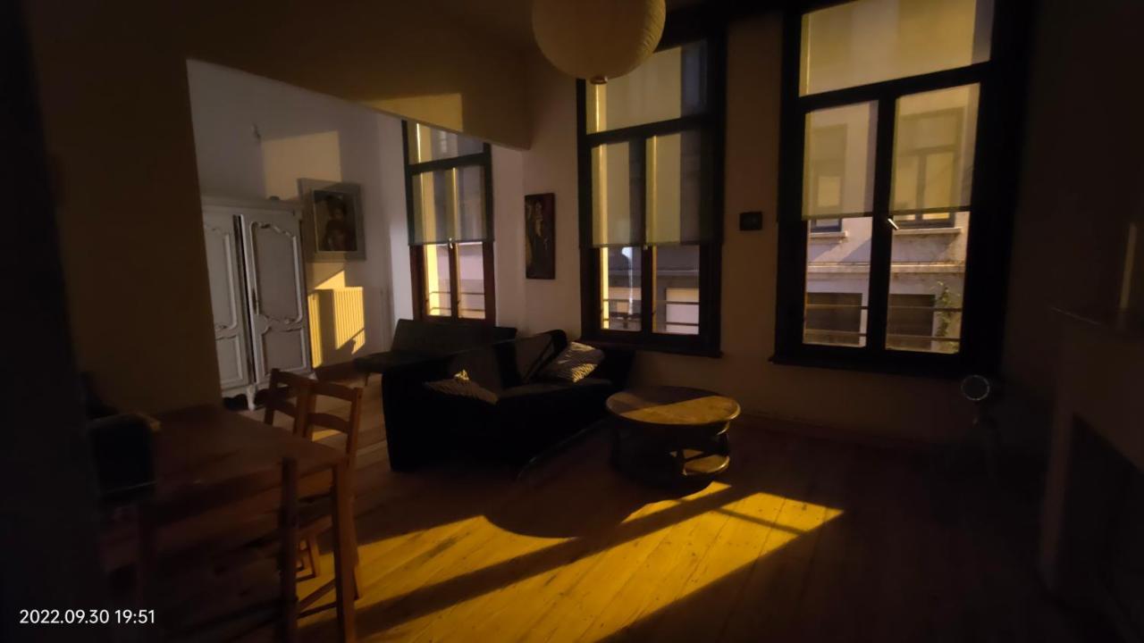 mooie condo in Antwerpen Esterno foto